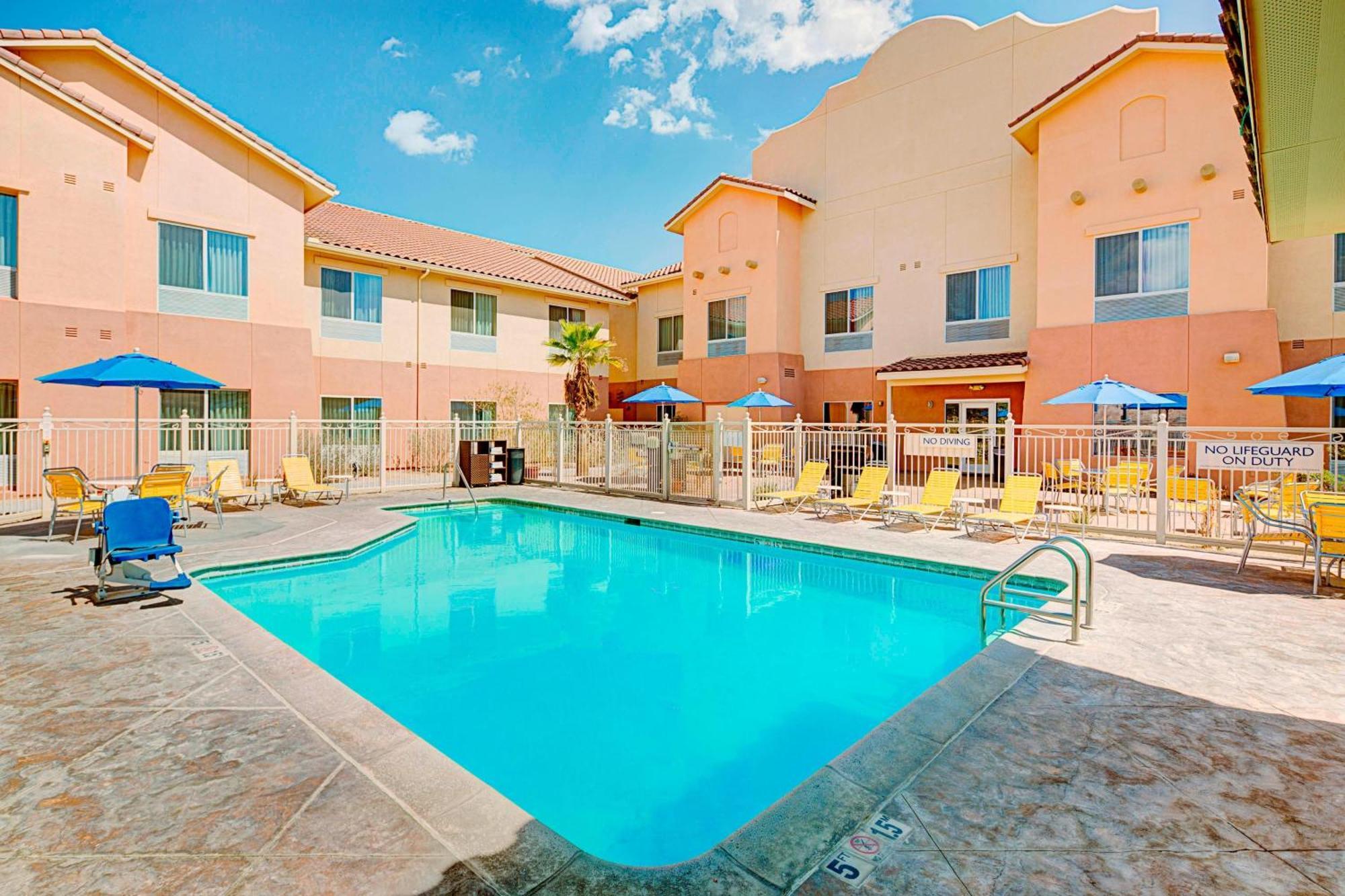 Fairfield Inn & Suites Twentynine Palms - Joshua Tree National Park Екстериор снимка