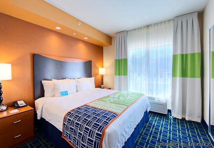 Fairfield Inn & Suites Twentynine Palms - Joshua Tree National Park Стая снимка